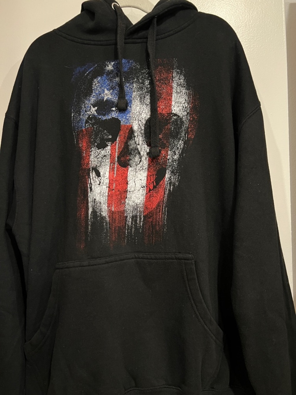 Men's Black Pullover Hoodie with Patriotic Skull Graphic